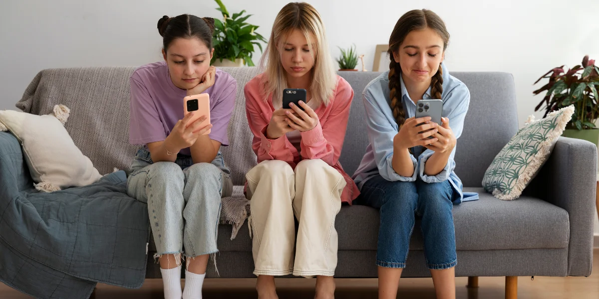 teenage problems with parents, teen mental health, teenage counseling, teen screen time, social media impact on teens, teenage behavior issues, parent teen conflict, teenage emotional health, teen therapy support, family communication issues